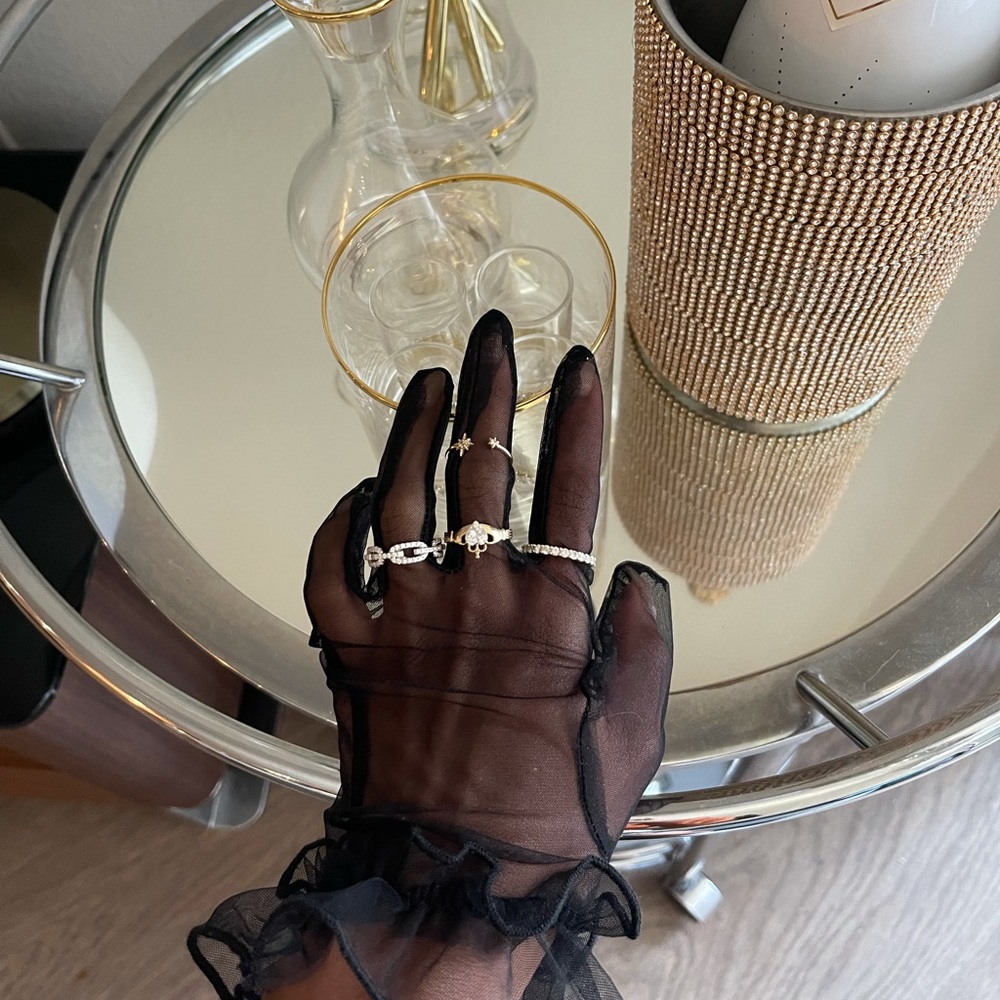 Vintage Ruffle Lace Gloves✨